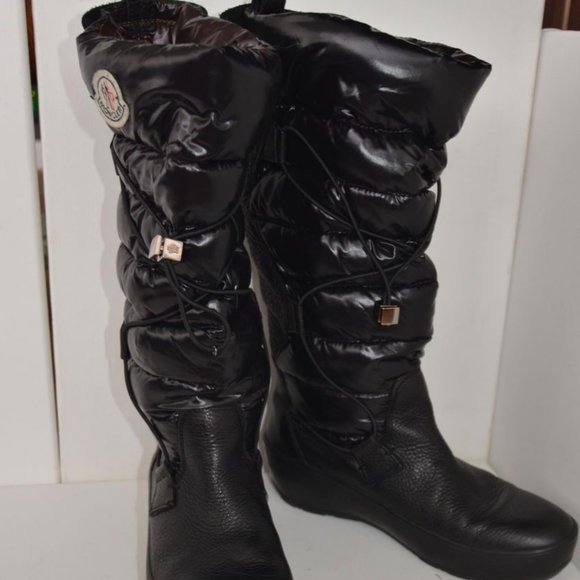 Moncler Boots - Picture 1 of 3